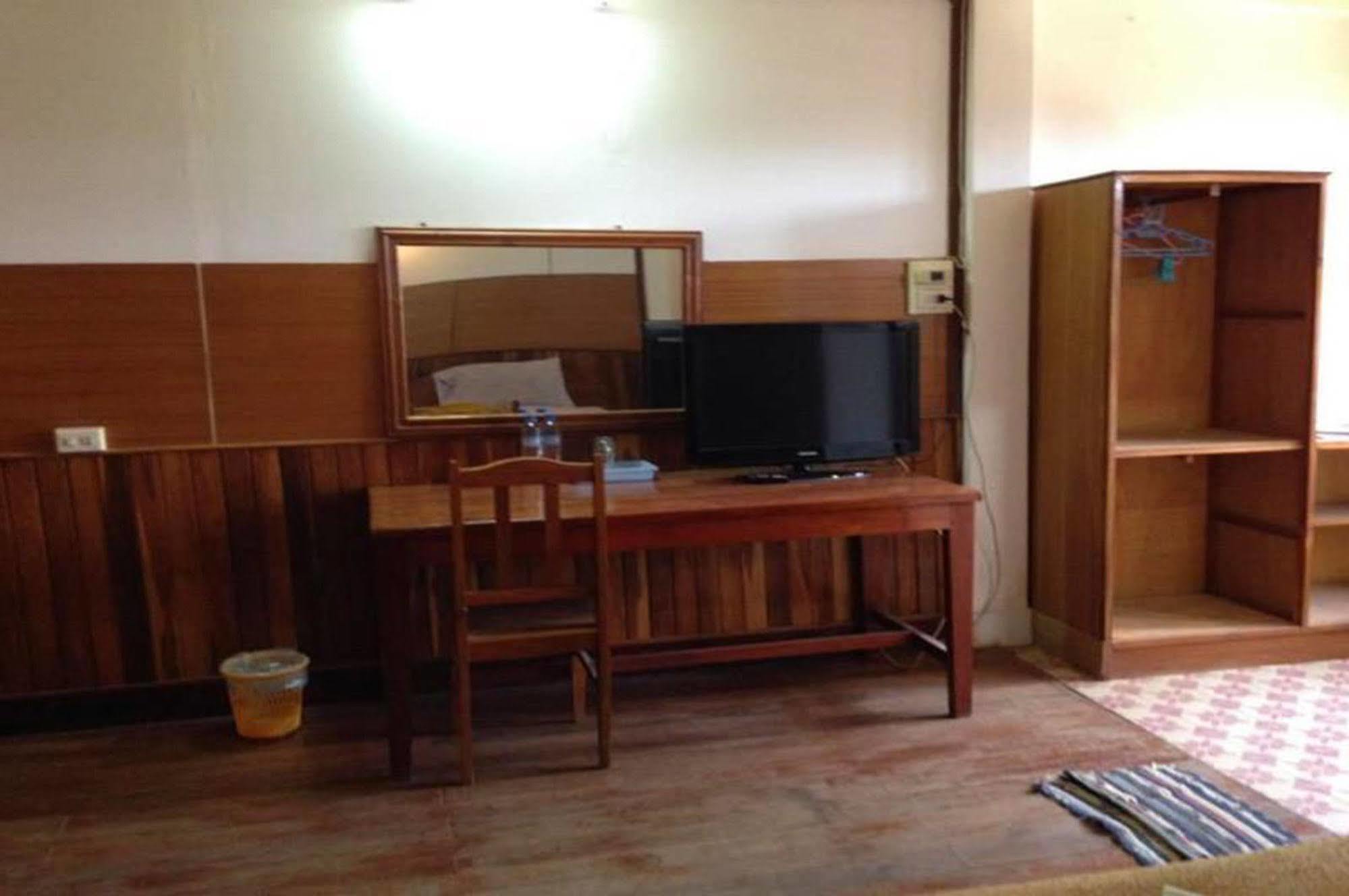 Champa Hotel Pakse Buitenkant foto