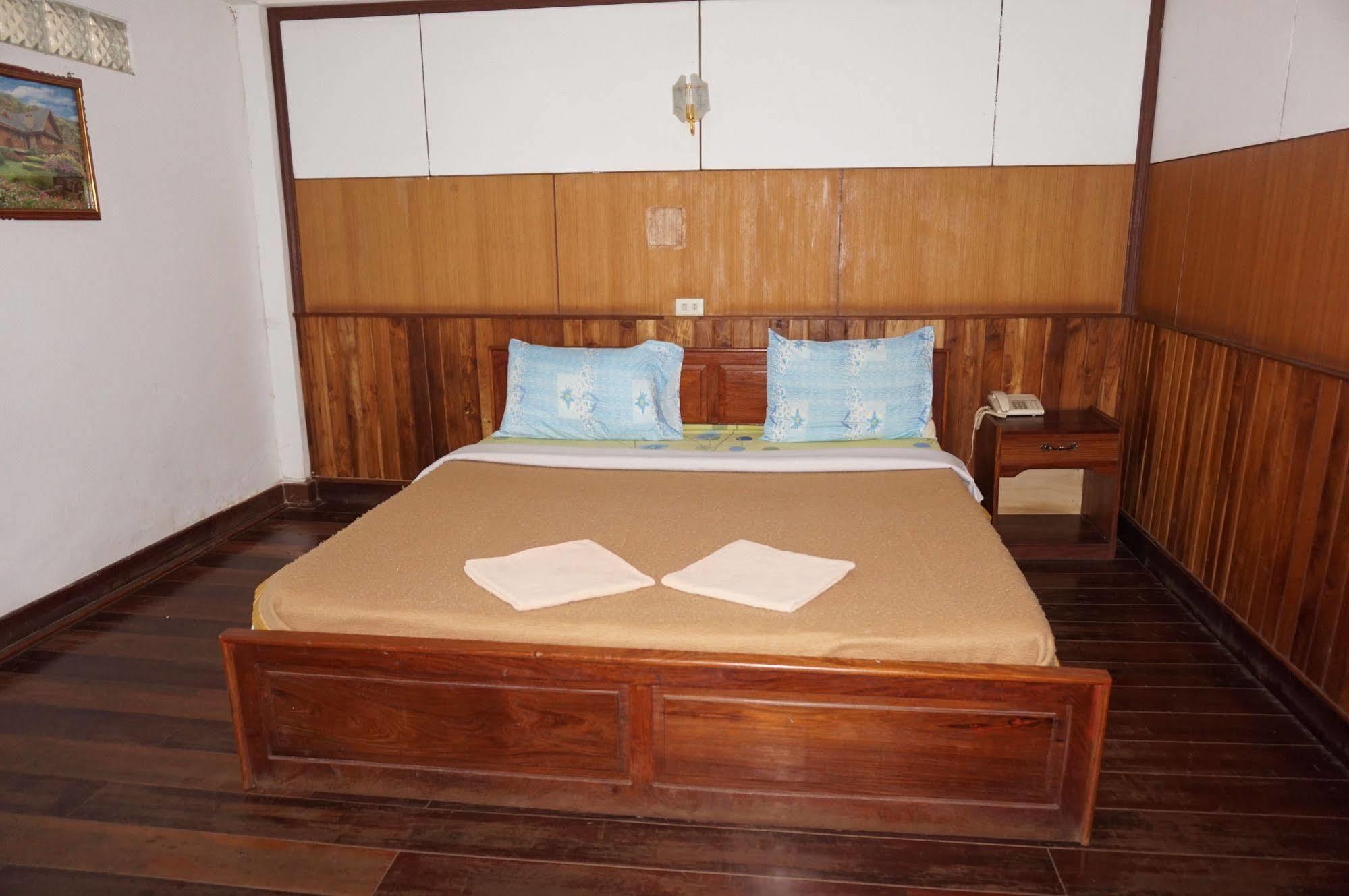 Champa Hotel Pakse Buitenkant foto
