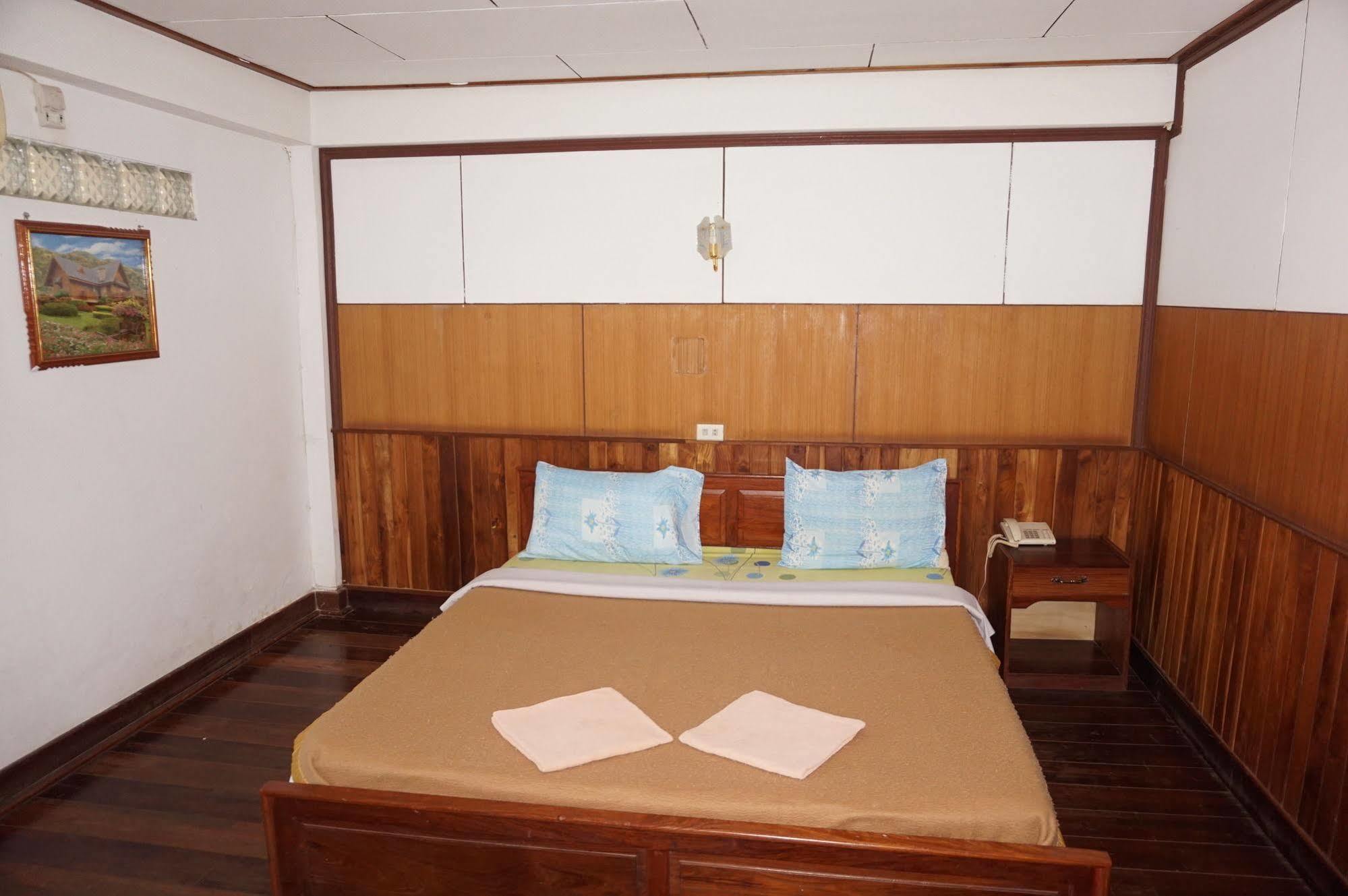 Champa Hotel Pakse Buitenkant foto