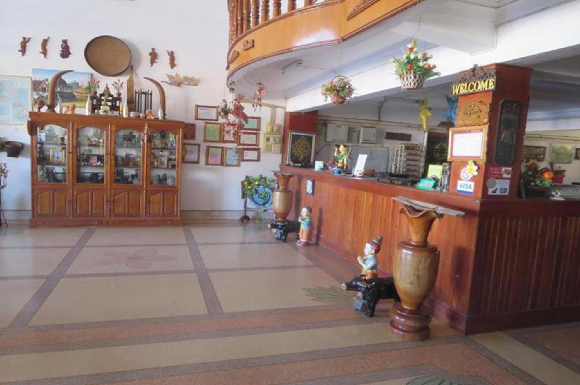 Champa Hotel Pakse Buitenkant foto